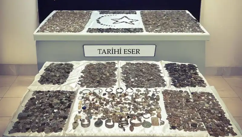Türkiye Sınırında 12 Bin 770 Tarihi Eser Ele Geçirildi
