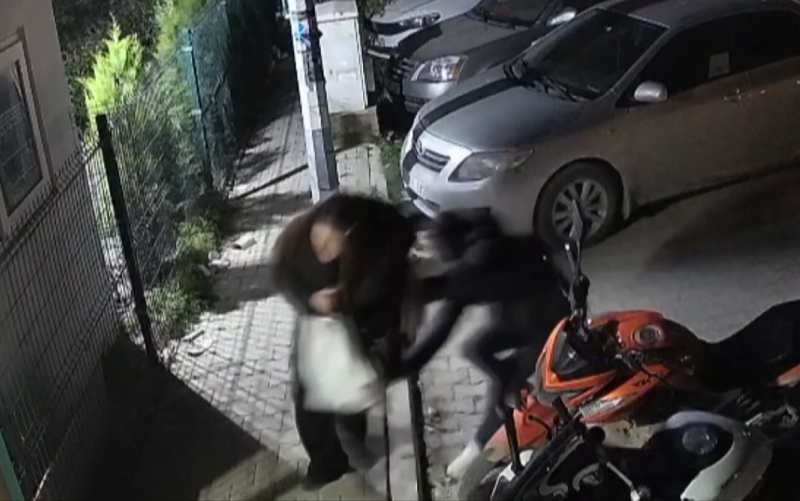 İzmir'de Eski Sevgilisi Tarafından Vurulan Genç Kadın Hayatını Kaybetti