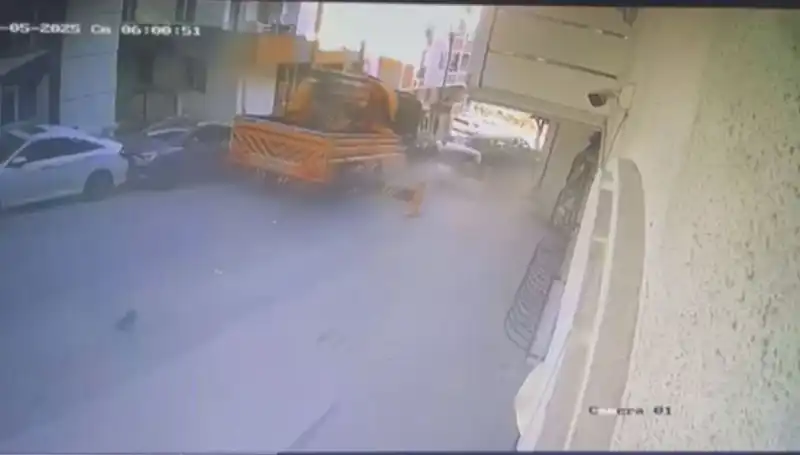 Kontrolden Çıkan Vinç, 23 Araca Çarparak Ne Kadar Hasar Verdi?