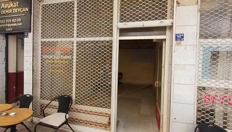 Yarım Asırlık Dükkan Bir Anda Nasıl Sessizliğe Büründü?