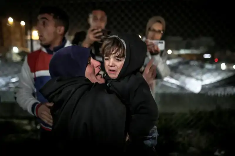 Refah Sınırında Tarihi Dönüş: Filistinliler Aileleriyle Kavuşuyor