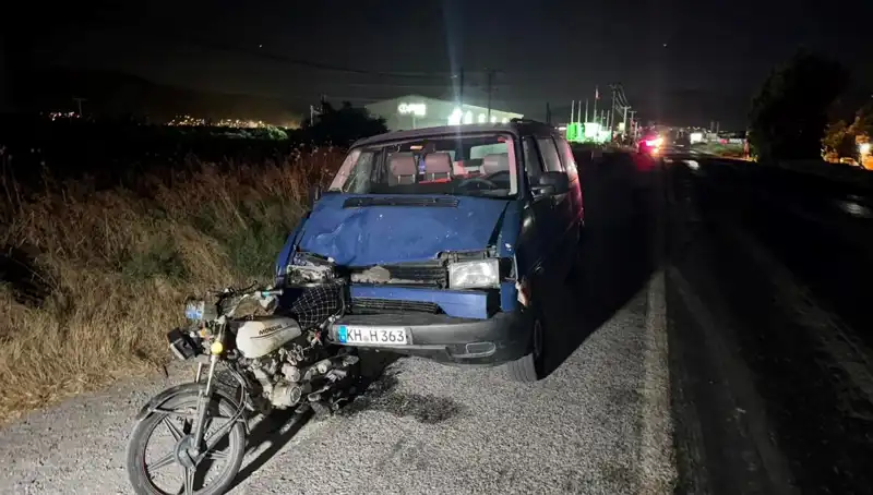 Söke'deki Feci Kaza: Motosikletli Gençler Yol Ortasında Mucizeyle Kurtuldu