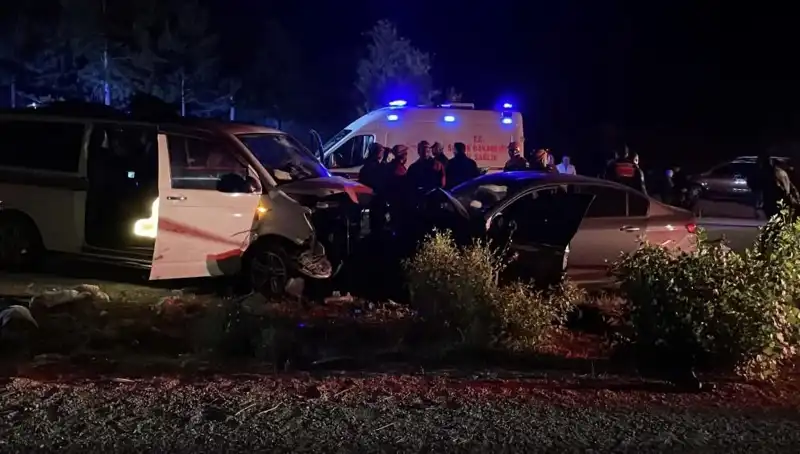 Ters Yön Faciası: Kafa Kafaya Çarpışmada Can Kaybı ve Yaralılar!