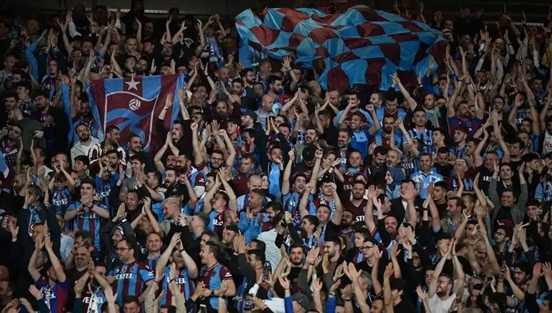 Trabzonspor ile Galatasaray Arasında Kıyasıya Rekabet, Biletler Satışta!