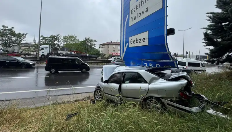 Trafik Levzasına Çarpan Araçta Yolcu Yaralandı: Olayın Ayrıntıları Ortaya Çıktı
