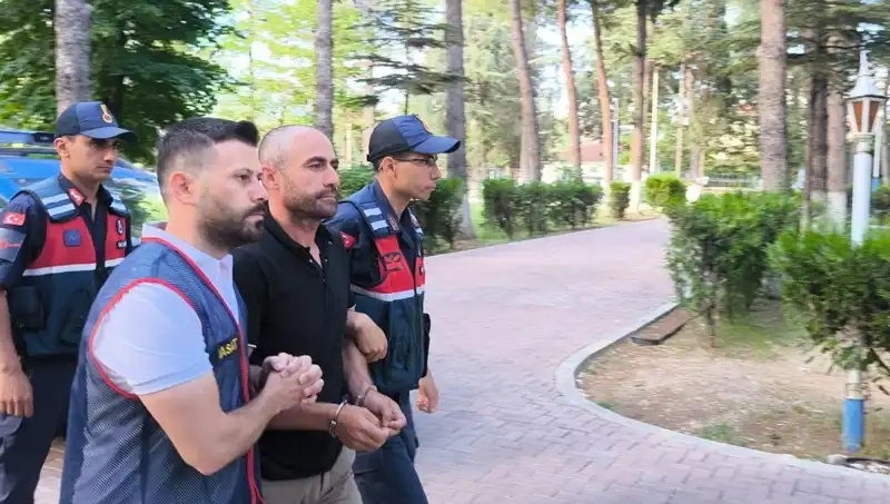 140 Kez Hırsızlık Yapan Çetenin 4 Üyesinden 1'i Tutuklandı!