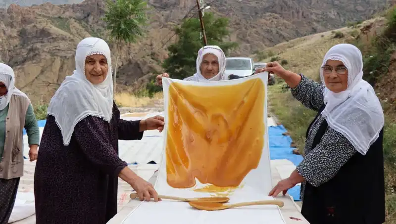 Yaz Aylarının Vazgeçilmezi: Geleneksel Unlu Mamuller