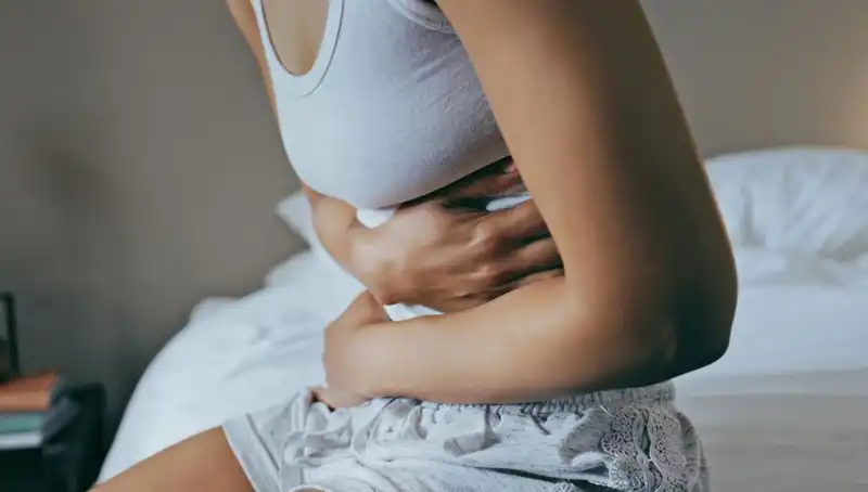 22 Yaşında Bağırsak Kanseri: Erken Belirtiler Göz Ardı Edildi!