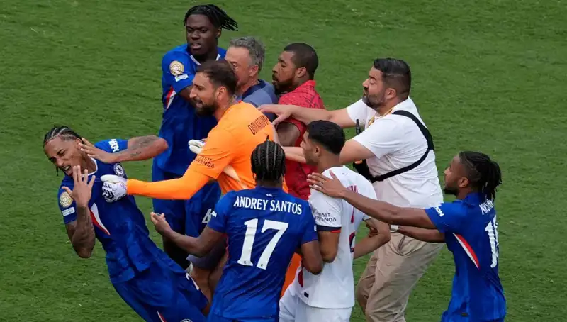 Dev Finalin Ardından Skandal: Teknik Direktör ve Futbolcu Arasında Yumruk Tuttu