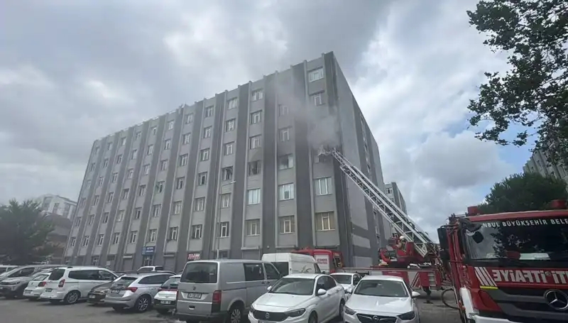 Çorap İmalathanesinde Çıkan Yangın Kentte Panik Yarattı