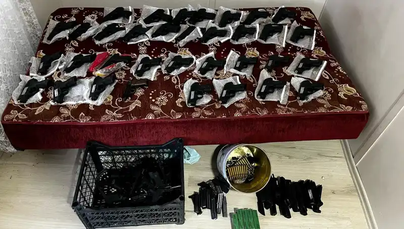 Gaziantep'te Şok Gelişme: 45 Silah ve El Bombası Ele Geçirildi