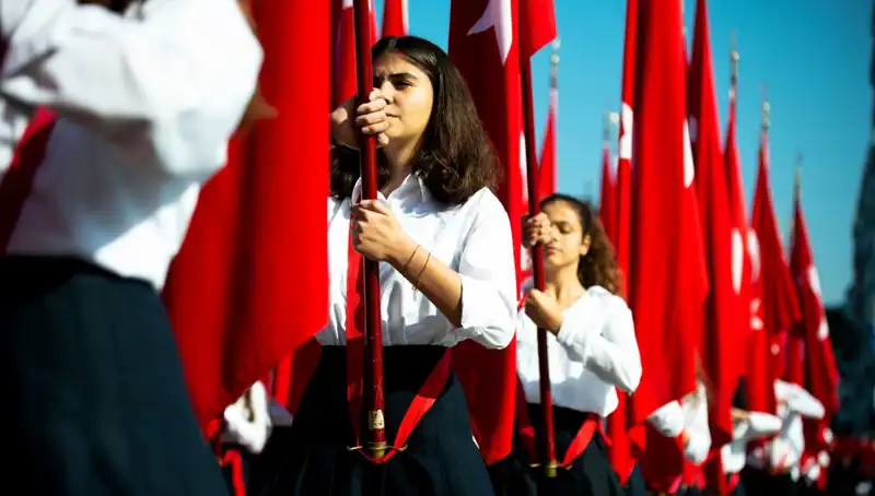 19 Mayıs'ı Bekleyenler: Resmi Tatil Mi? Okullar Tatil Olacak Mı?