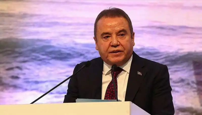Antalya'nın En Güçlü İsimlerinden: Muhittin Böcek Kimdir?