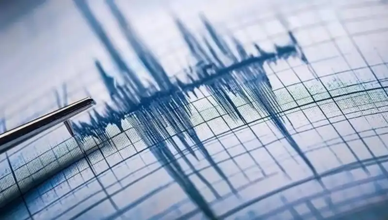 Antalya'da 3,8 Büyüklüğünde Deprem İle İlk Sarsıntı Oluştu!
