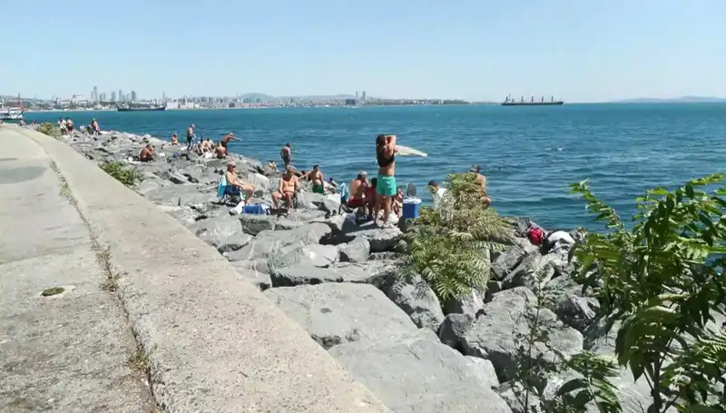 İstanbul’da Bahar Geldi: Sahiller Kalabalıklaşmaya Başladı