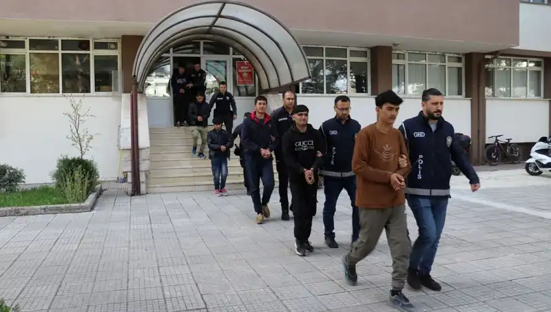 Edirne ve Kırklareli'nde Kaçak Göçmenlere Yönelik Büyük Operasyon