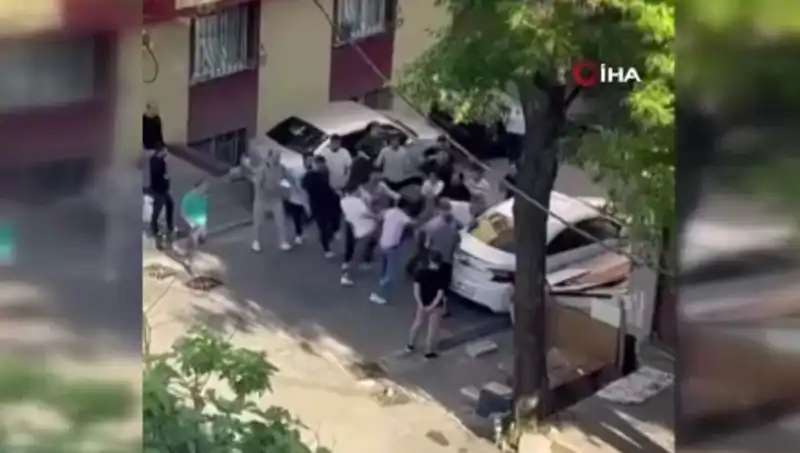 Kapıları Zorlayan Madde Bağımlısına Meydan Dayanarak Aşılmaya Çalışılan Sorunlar