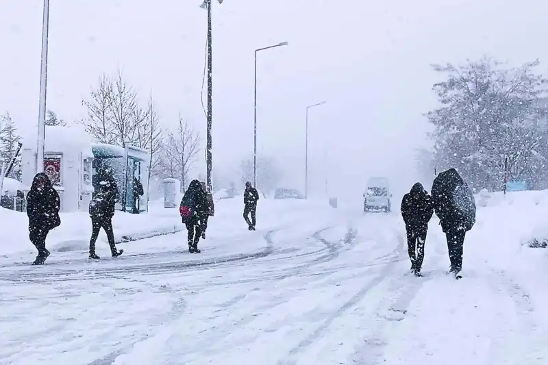İstanbul'da Kar Yağışı Ne Zaman Başlayacak? Meteorolojiden Son Dakika Açıklaması!