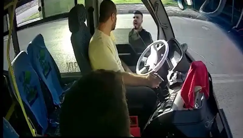 Antalya'da Otobüs Şoförünü Bıçaklayarak Kaçan Şahıs Yeniden Yakalandı