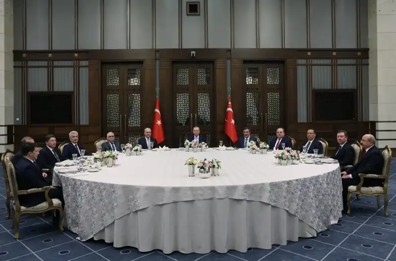 Cumhurbaşkanı, Yasama ve Yürütme Temsilcilerini Tarihi Bir Toplantıda Ağırladı