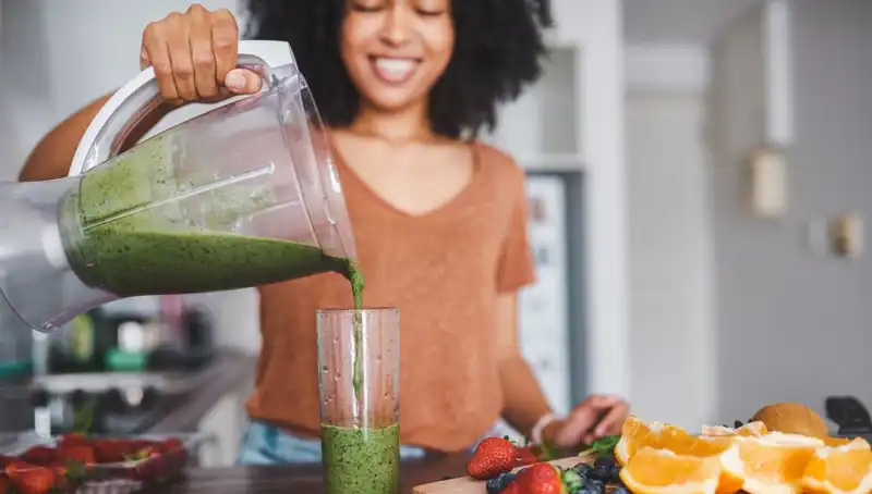 Smoothieler ve Meyve Suları: Hangisi Sağlık İçin Daha İyi?