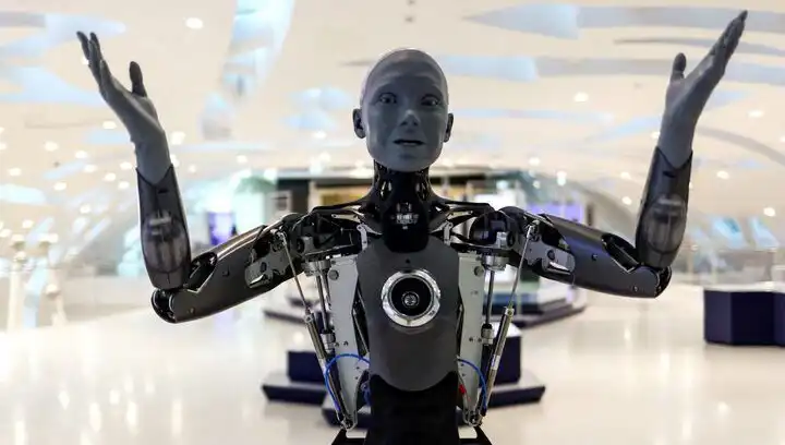 Yamyam Robot: Geleceğin Teknolojisi, Geçmişin Korkuları