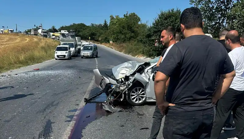 İstanbul'da Korkunç Kaza: Kalp Krizi Geçiren Sürücü Otobüse Çarptı