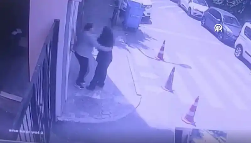İstanbul'da Lise Tuvaletinde Dehşet: Öğrenci Korkunç Bir Olayla Yüzleşti
