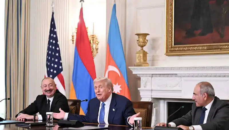 Aliyev'den Ermenistan'a Çarpıcı "Anayasa" Çağrısı: Zaman Kaybına Yer Yok